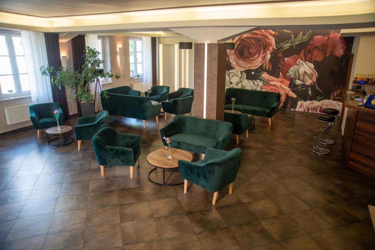 Centrum Restauracyjno-Hotelowe Florres Pawlowiczki Экстерьер фото