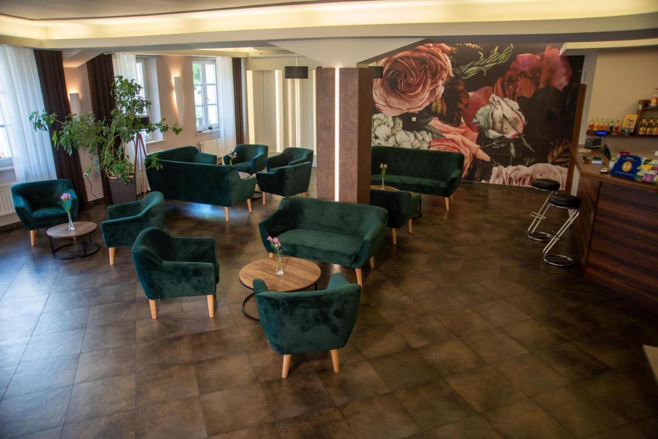 Centrum Restauracyjno-Hotelowe Florres Pawlowiczki Экстерьер фото