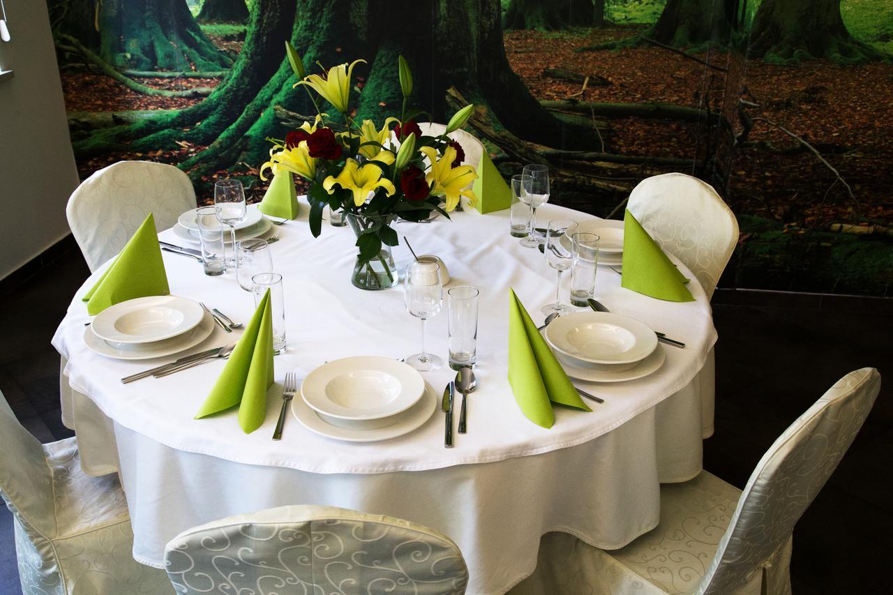 Centrum Restauracyjno-Hotelowe Florres Pawlowiczki Экстерьер фото